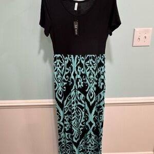 Chic Black and Green Maxi Dress